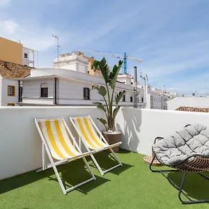 Enjoy At Our Fully Equipped 2br Town House, Beach- 1min Сasa de vacaciones Estepona